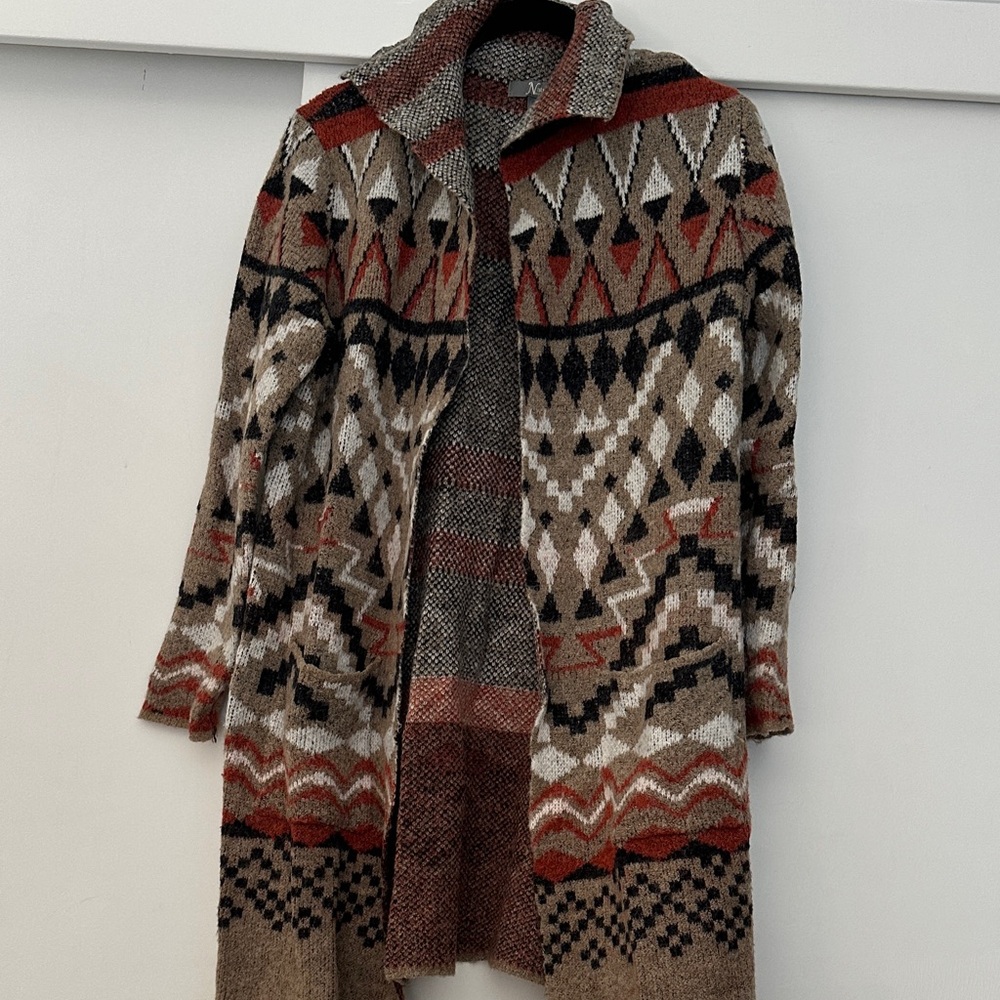 Geometric Patterned Knit Cardigan